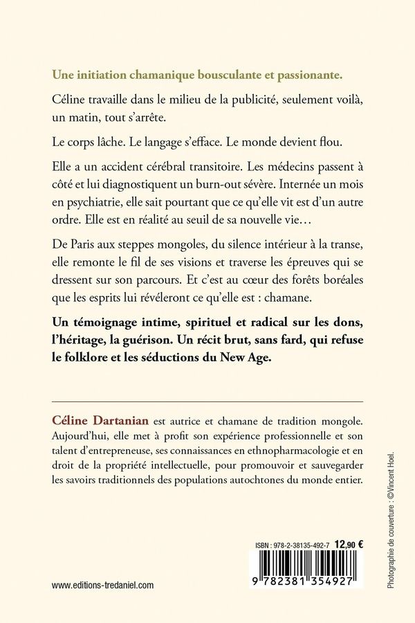 Quatrième de couverture de « Dans le noir on voit mieux : les épreuves d'une chamane »