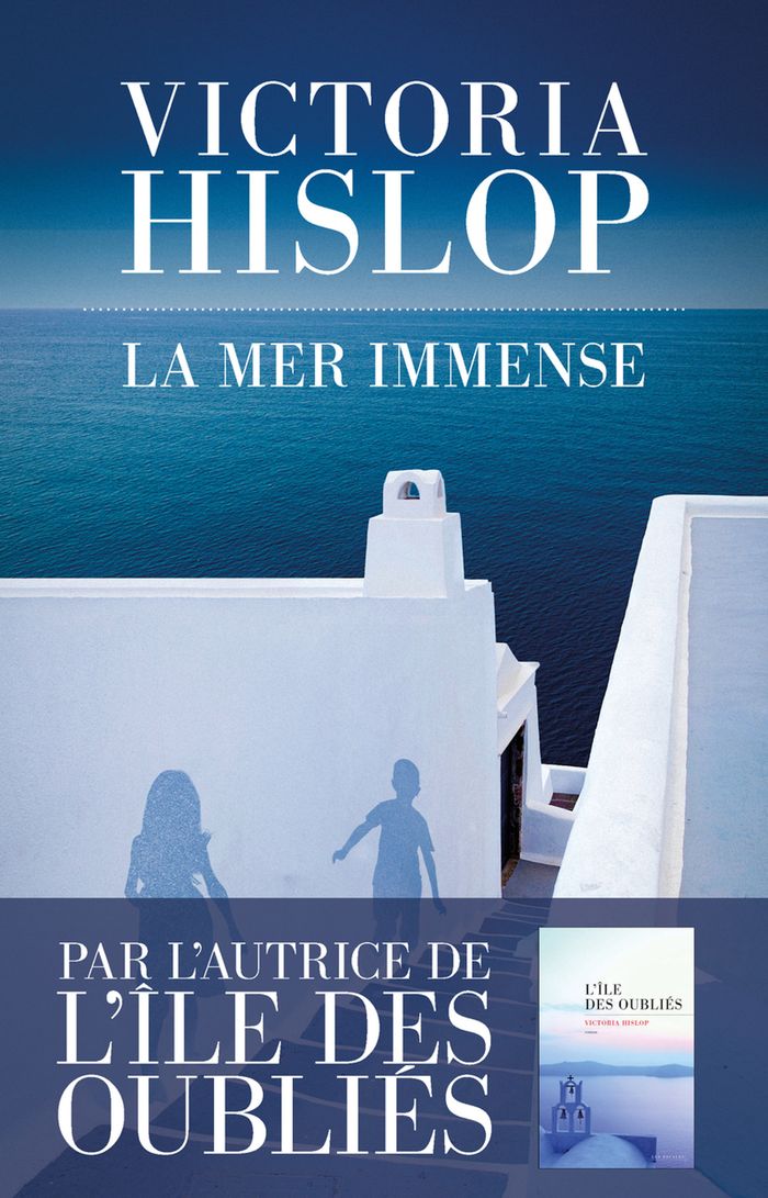Couverture du livre « LA MER IMMENSE » de Victoria Hislop, librairie Les Contes Infusés à Corte
