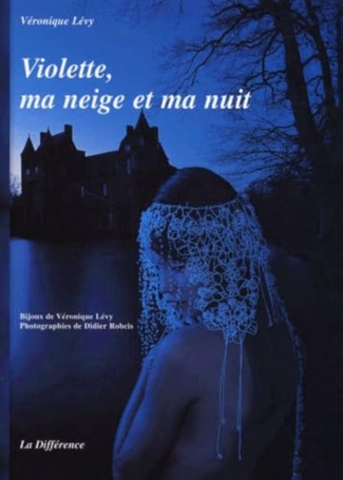 Couverture du livre « VIOLETTE MA NEIGE ET MA NUIT » de Xxx, librairie Les Contes Infusés à Corte