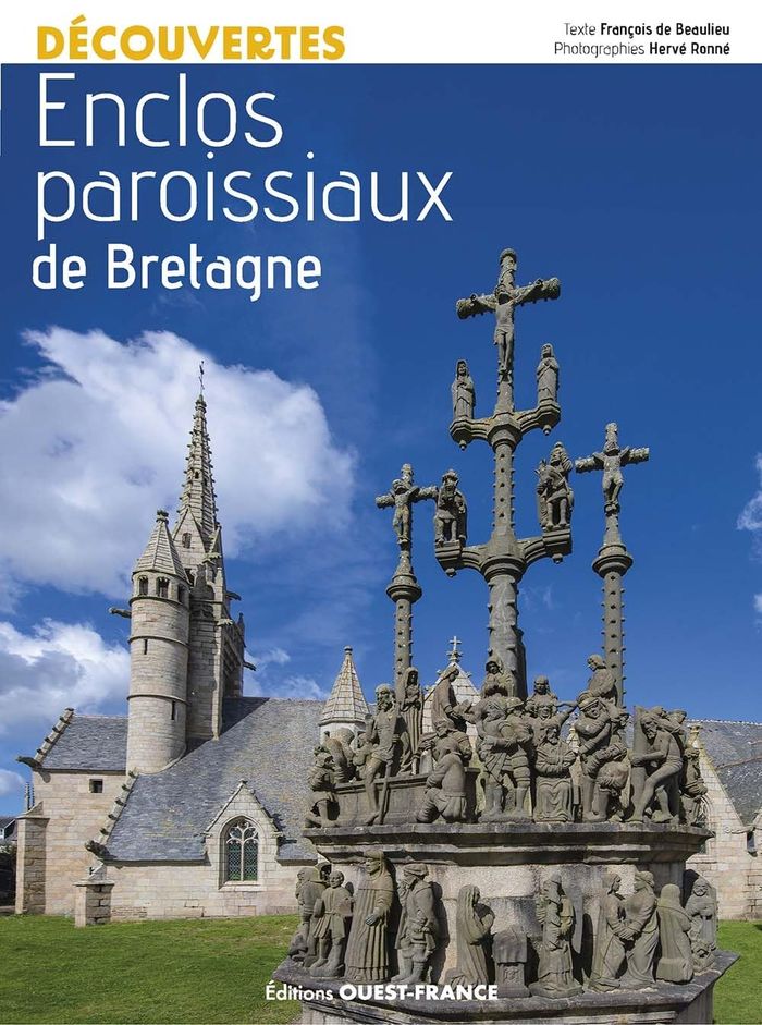 Couverture du livre « Enclos paroissiaux de Bretagne » de François de Beaulieu, librairie Les Contes Infusés à Corte