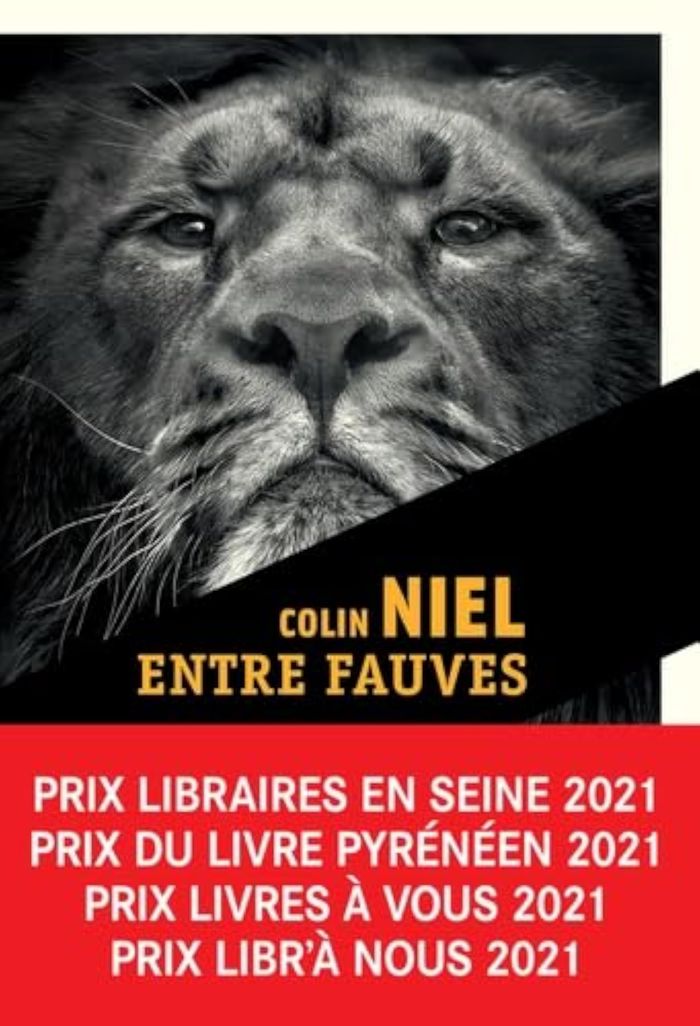 Couverture du livre « Entre fauves : roman », librairie Les Contes Infusés à Corte