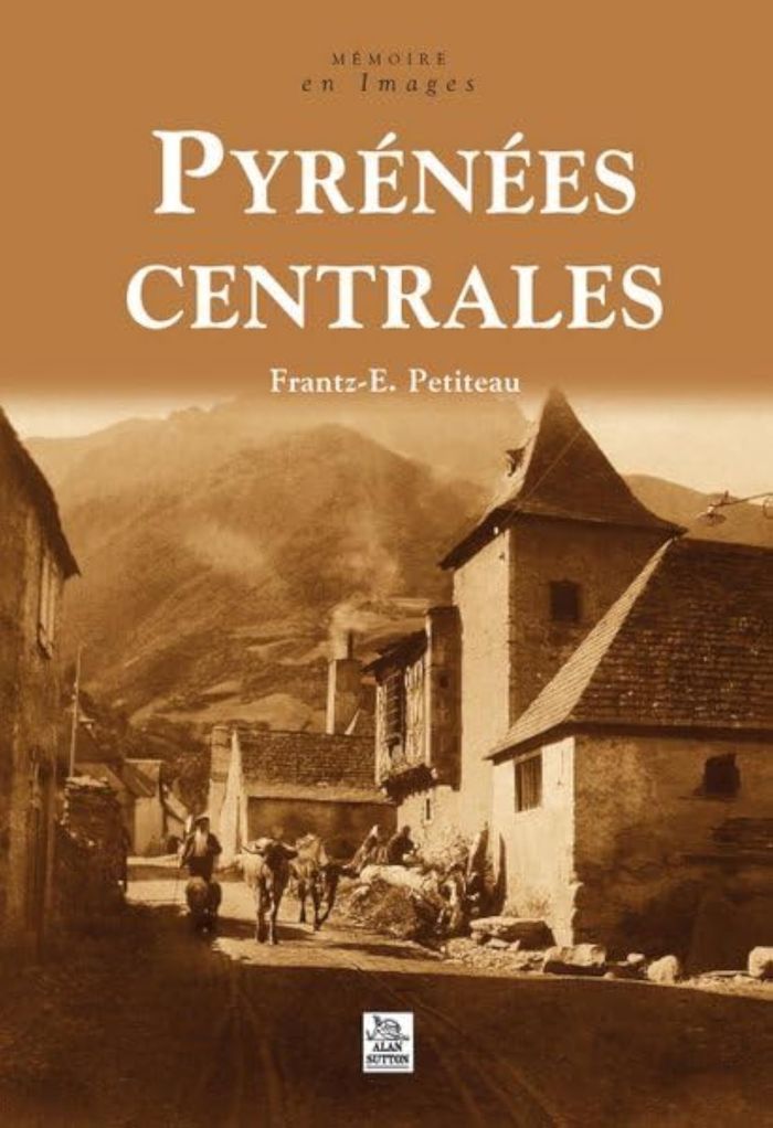 Couverture du livre « PYRENEES CENTRALES » de Xxx, librairie Les Contes Infusés à Corte
