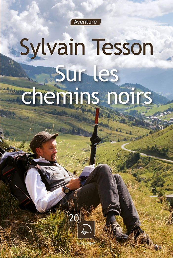 Couverture du livre « Sur les chemins noirs » de Sylvain Tesson, librairie Les Contes Infusés à Corte