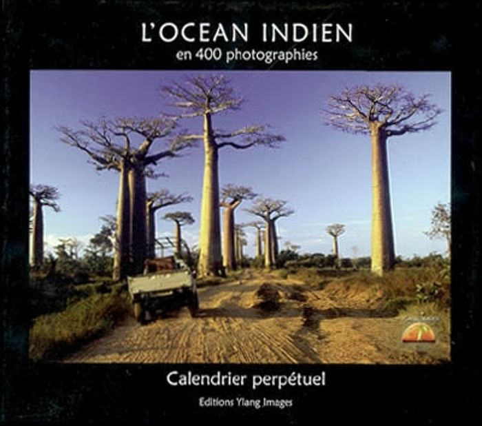 Couverture du livre « L'OCEAN INDIEN EN 400 PHOTOGRAPHIES », librairie Les Contes Infusés à Corte