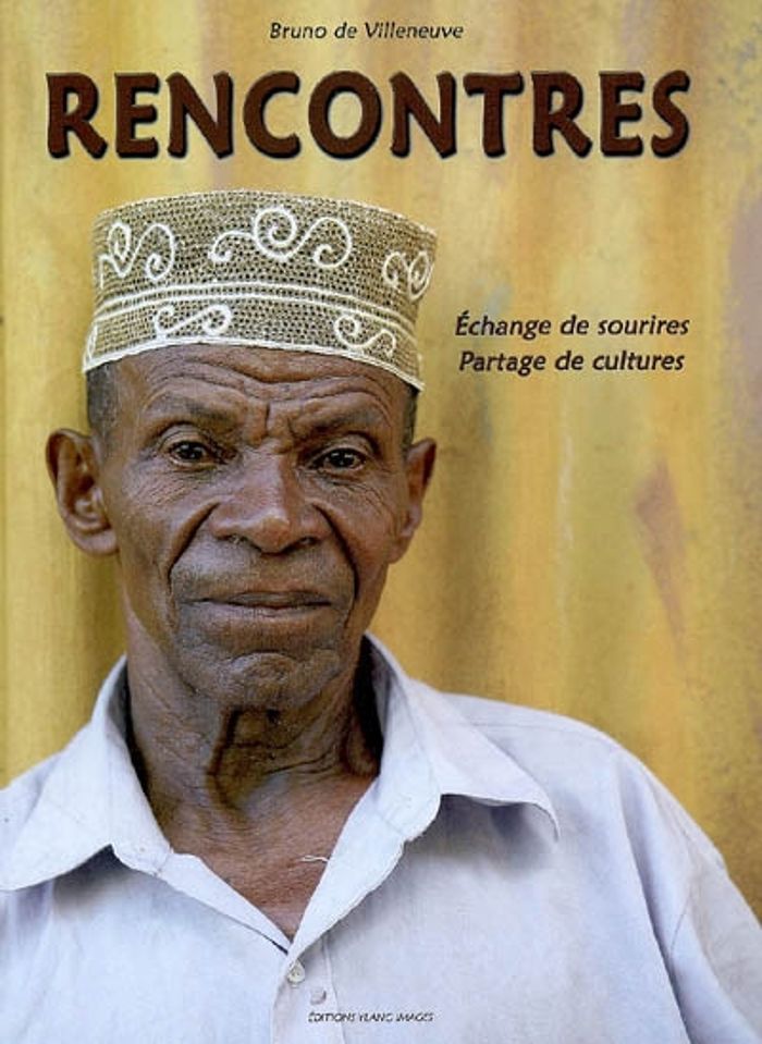 Couverture du livre « RENCONTRES, ECHANGE DE SOURIRES, PARTAGE DE CULTURES » de De Villeneuve Bruno, librairie Les Contes Infusés à Corte