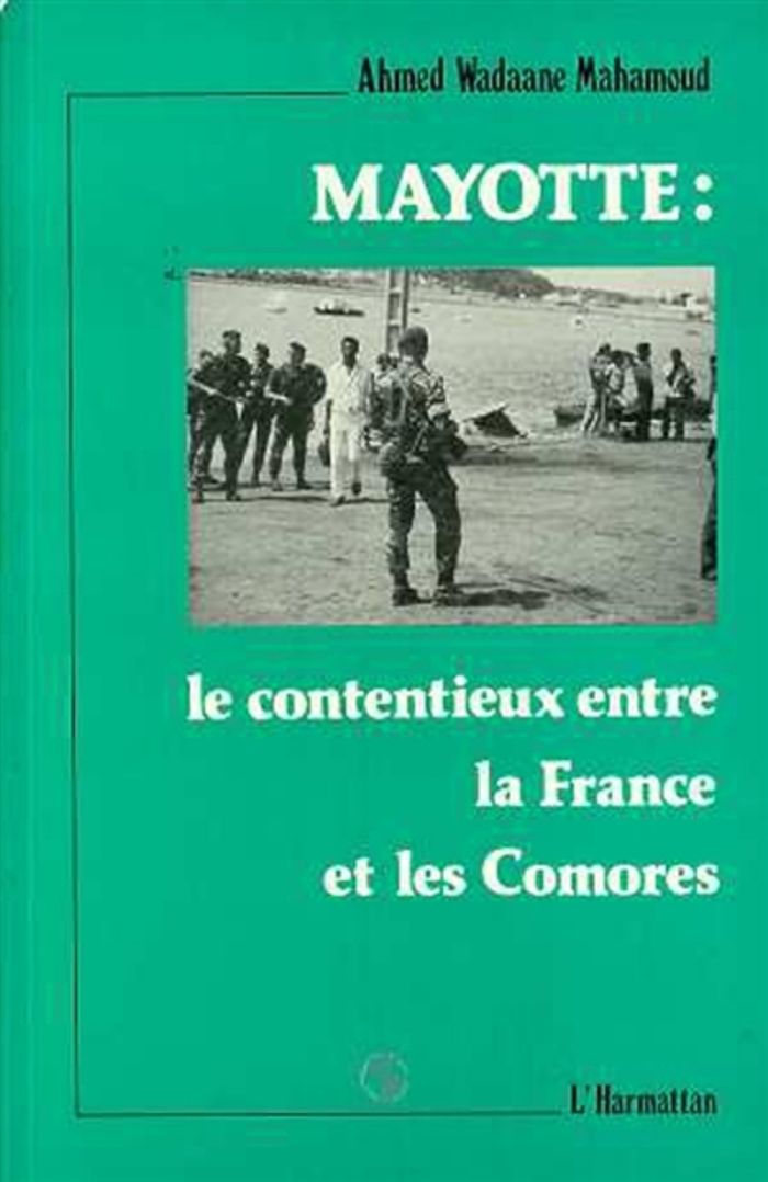 Couverture du livre « ANTIGONE » de Brecht/holderlin, librairie Les Contes Infusés à Corte