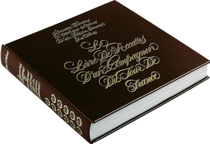 Couverture du livre « LE LIVRE D'UN COMPAGNON DU TOUR DE FRANCE - TOME 11- SPECIALITES, CREATIONS ET TECHNIQUES MODERNES D » de Yves Thuries, librairie Les Contes Infusés à Corte