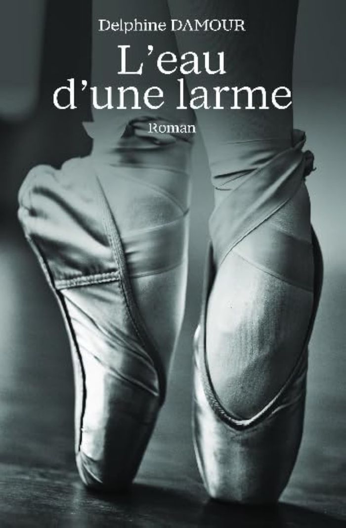 Couverture du livre « L'eau d'une larme » de Delphine Damour, librairie Les Contes Infusés à Corte