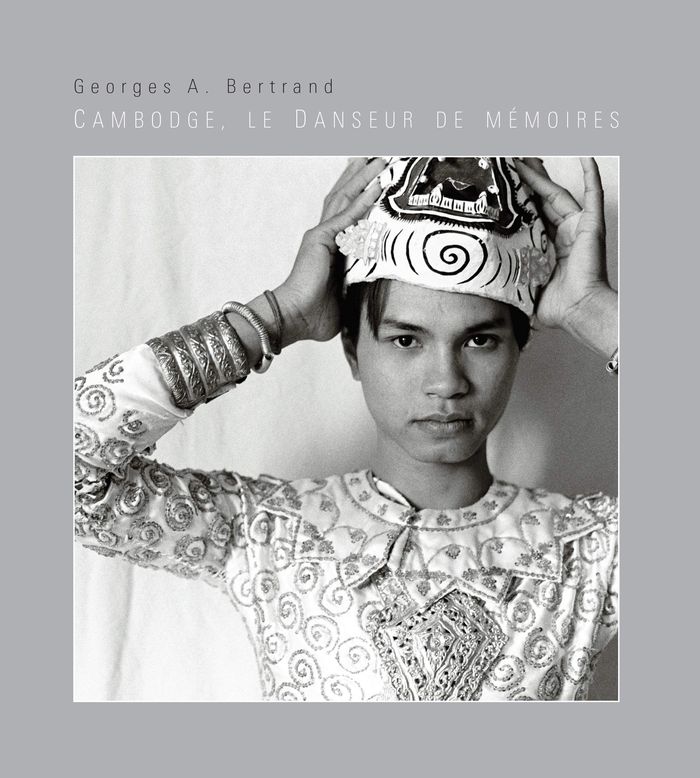 Couverture du livre « CAMBODGE, LE DANSEUR DE MEMOIRES » de Bertrand/riboton, librairie Les Contes Infusés à Corte