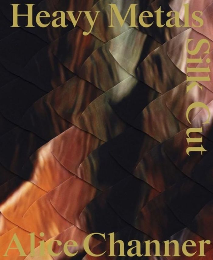 Couverture du livre « HEAVY ME TALS / SILK CUT /ANGLAIS/ALLEMAND », librairie Les Contes Infusés à Corte
