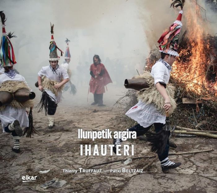 Couverture du livre « Ilunpetik argira : ihauteri » de Thierry Truffaut, librairie Les Contes Infusés à Corte