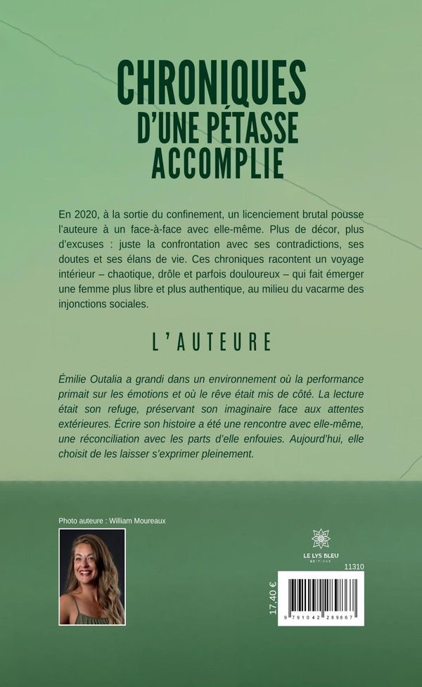 Quatrième de couverture de « Chroniques d'une pétasse accomplie : roman »