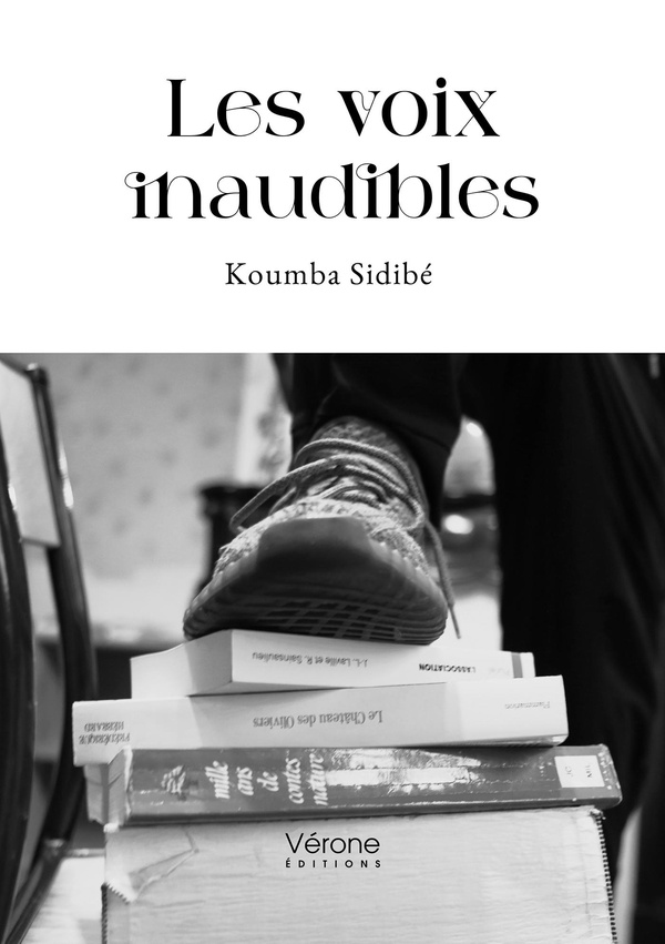 Couverture du livre « Les voix inaudibles » de Koumba Sidibé, librairie Les Contes Infusés à Corte