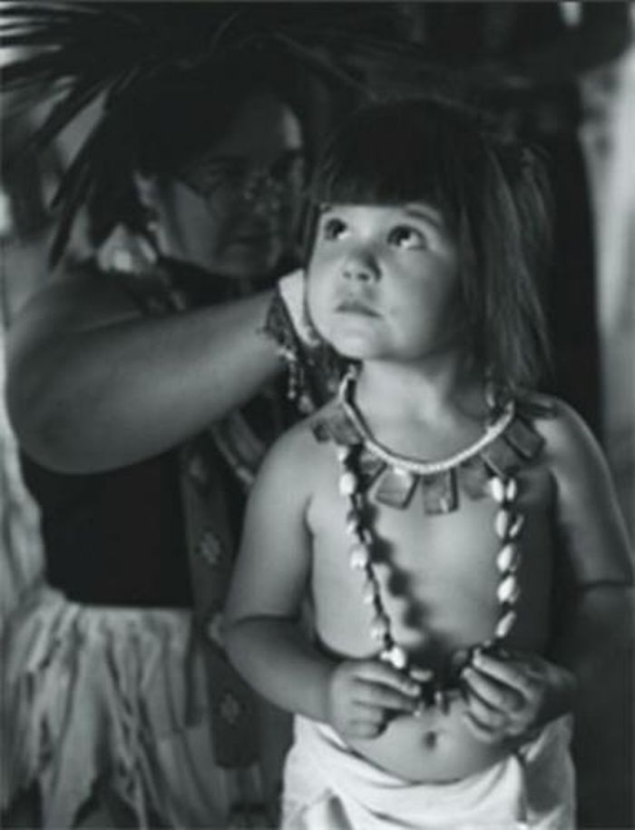 Couverture du livre « DUGAN AGUILAR BORN OF THE BEAR DANCE /ANGLAIS », librairie Les Contes Infusés à Corte